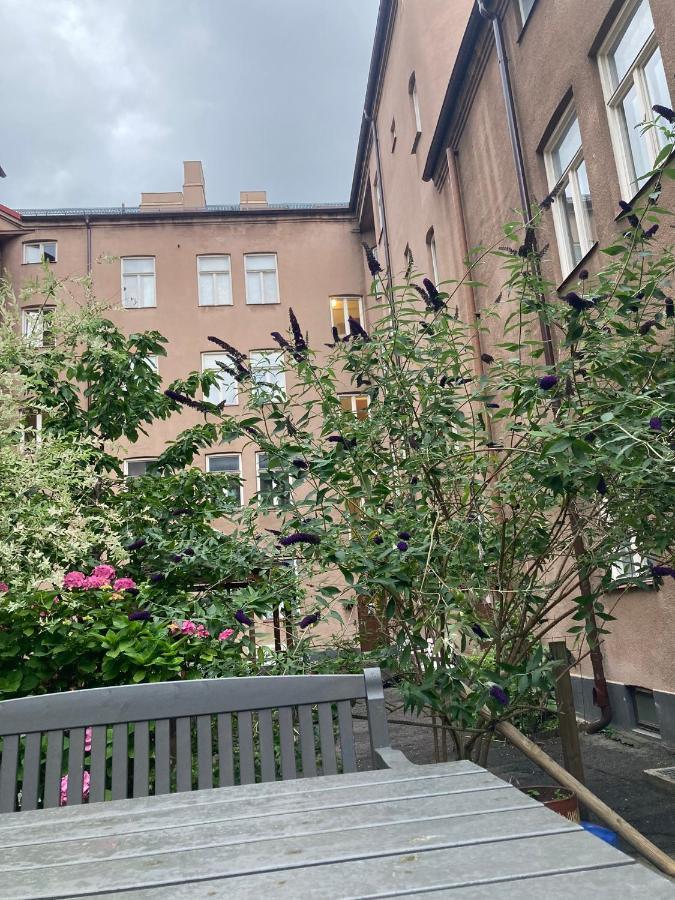 Rum Med Eget Badrum Och Stort, Delat Koek,Centralt I Malmoe A Room In An Apartment, Own Bathroom And Kitchen Shared With A Family מראה חיצוני תמונה