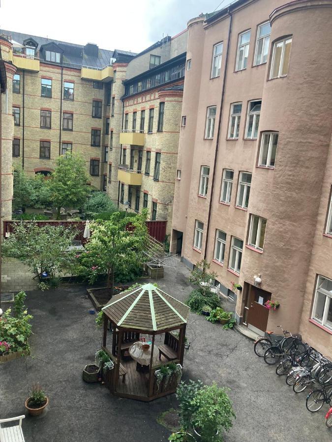 Rum Med Eget Badrum Och Stort, Delat Koek,Centralt I Malmoe A Room In An Apartment, Own Bathroom And Kitchen Shared With A Family מראה חיצוני תמונה
