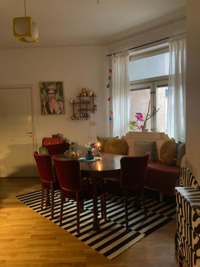 Rum Med Eget Badrum Och Stort, Delat Koek,Centralt I Malmoe A Room In An Apartment, Own Bathroom And Kitchen Shared With A Family מראה חיצוני תמונה