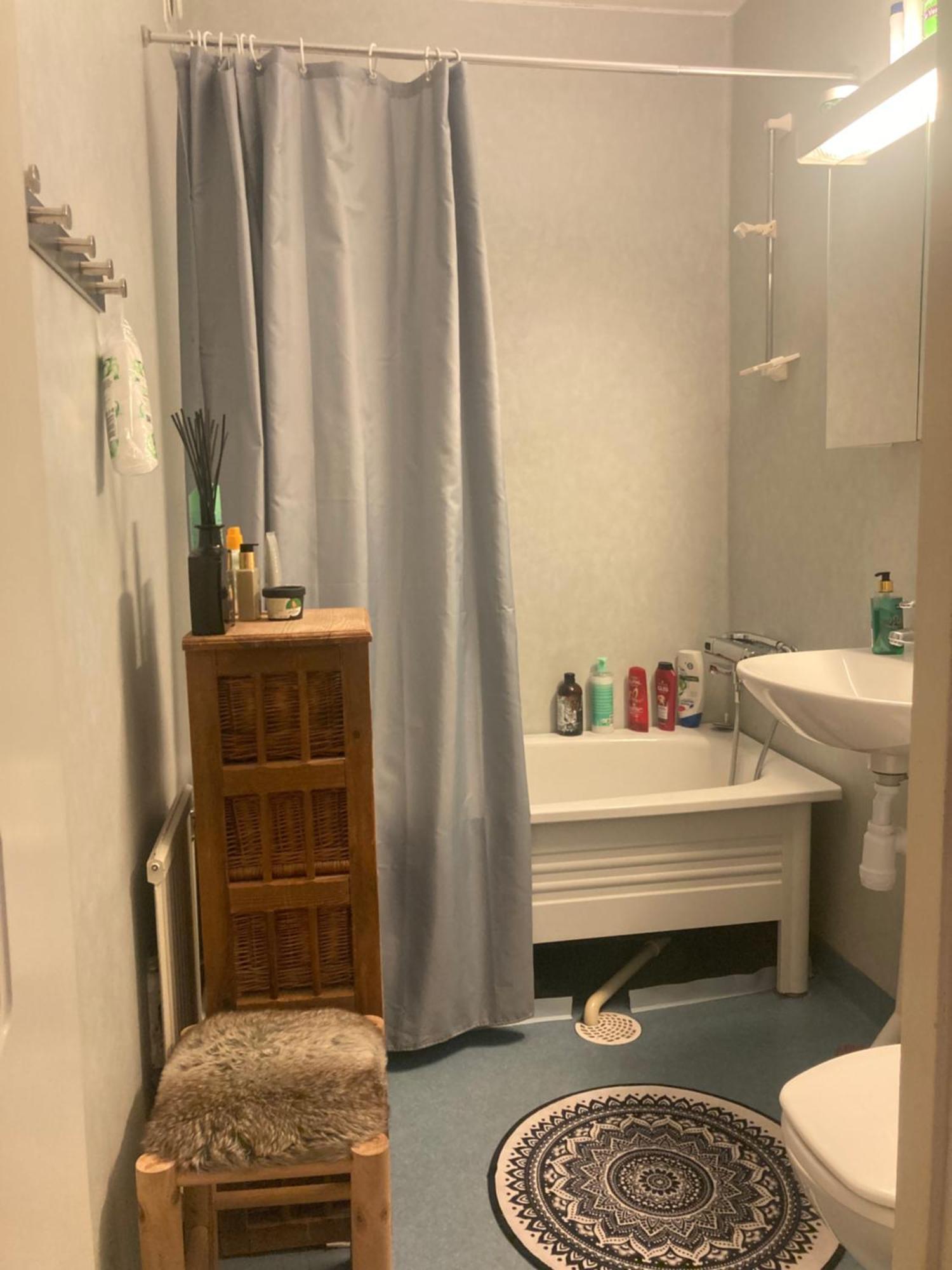 Rum Med Eget Badrum Och Stort, Delat Koek,Centralt I Malmoe A Room In An Apartment, Own Bathroom And Kitchen Shared With A Family מראה חיצוני תמונה